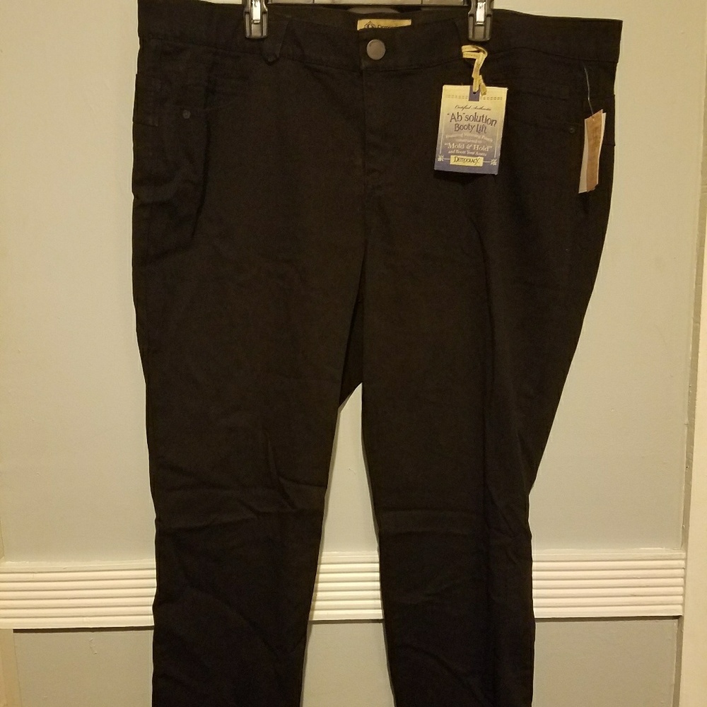 BNWT Democracy Absolution jeans, black, size 24